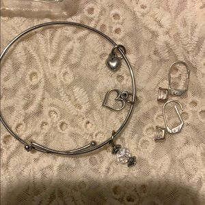 Wire bracelet w small earrings